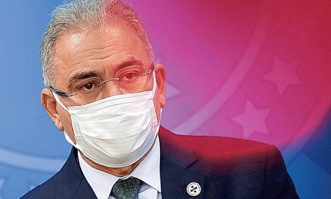 Queiroga projeta retirar obrigatoriedade de máscaras até o fim do ano